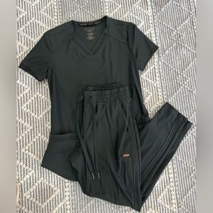 Cherokee Form Women’s Scrubs - Olive Green